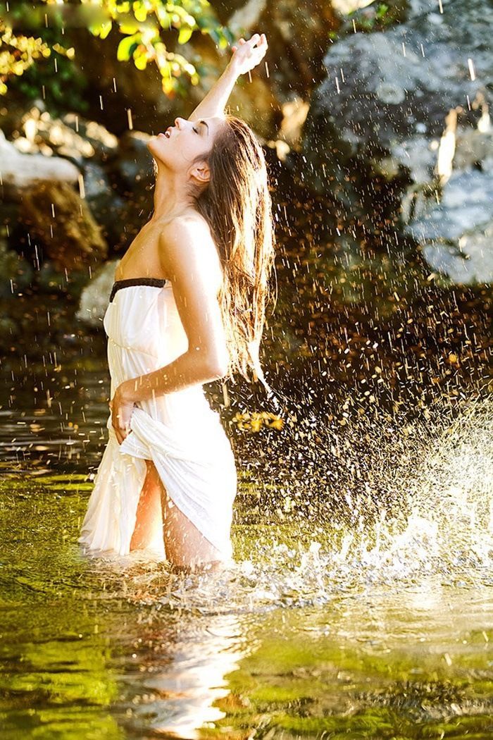 Marie Avgeropoulos in Changshu