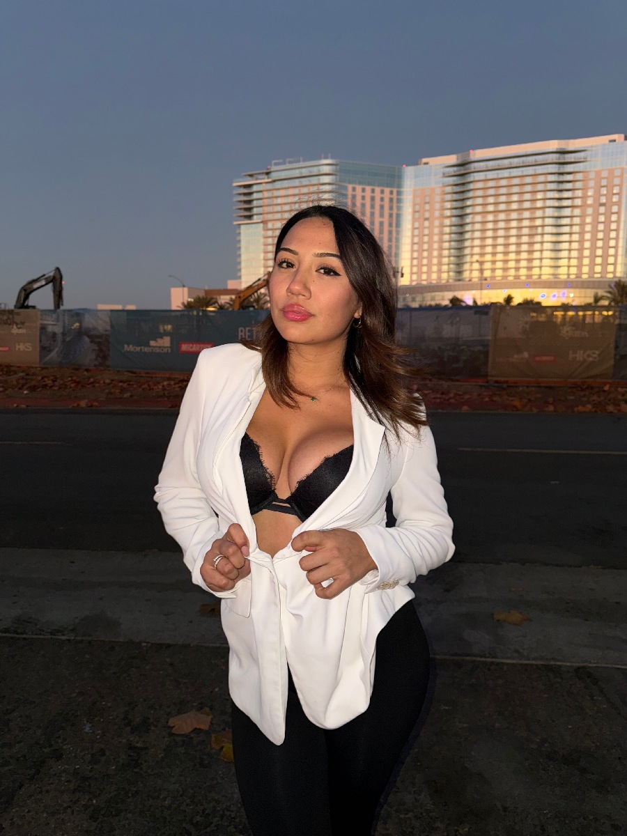 Take a pause and enjoy Ali Cruz — streaming from Changshu