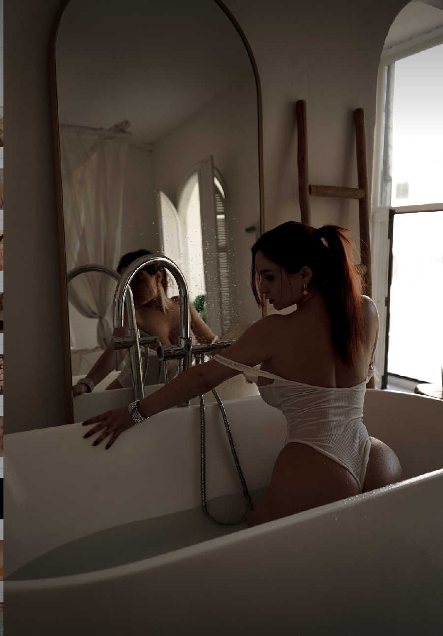 A playful frame from Miranda Faith nude — online in Changshu