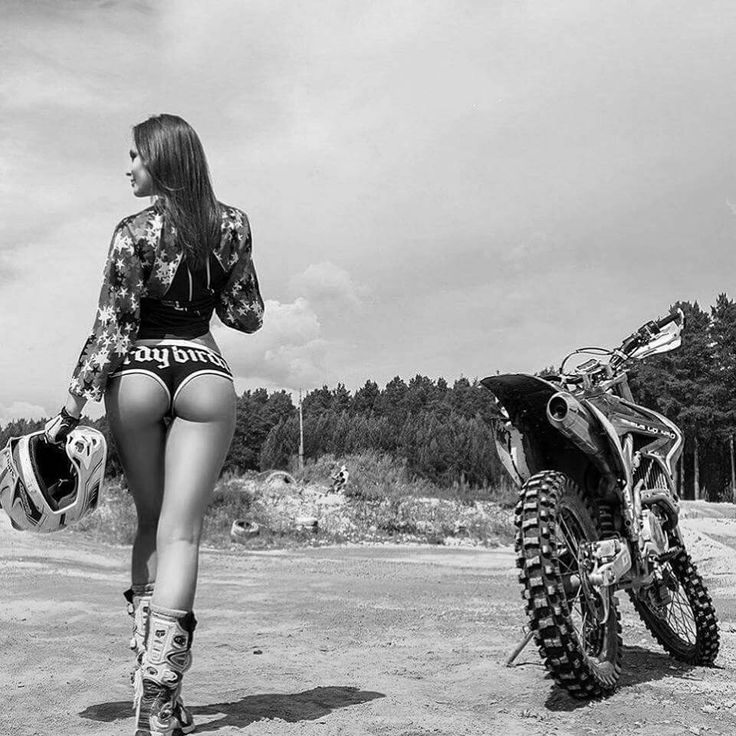 Beautiful girls and motorcycles in Changshu