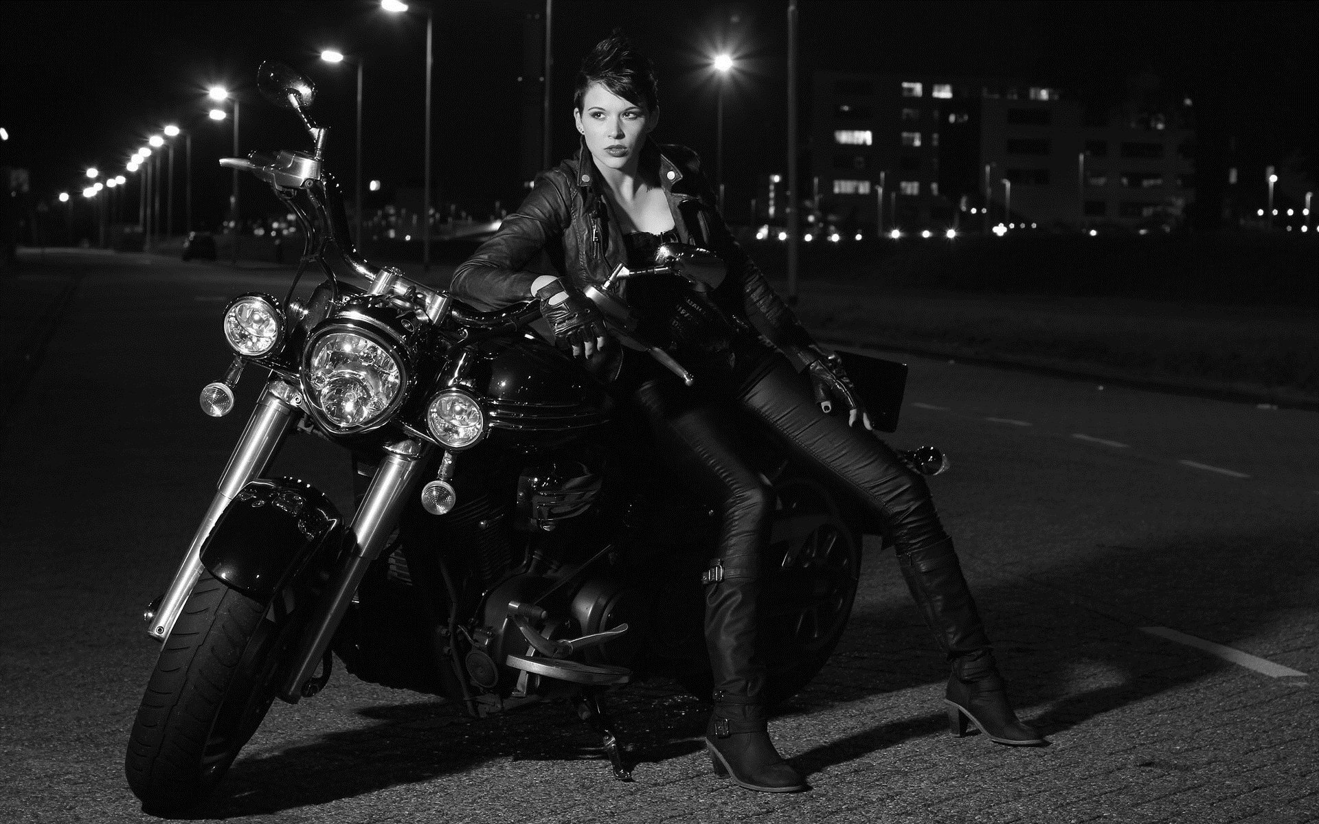 Photo Beautiful girls and motorcycles in Changshu