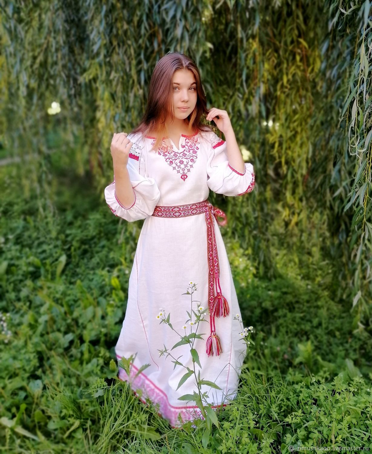 Girl Girls in Slavic costumes in Changshu